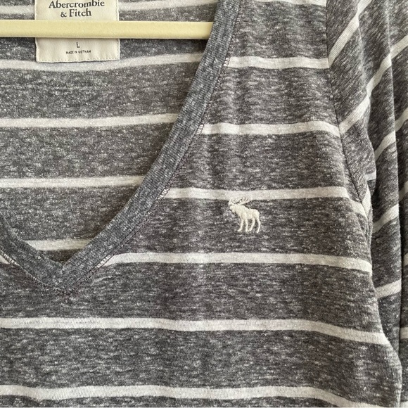 Y2K Abercrombie Fitch striped v neck moose logo long sleeve tee shirt deep v L - Picture 5 of 10